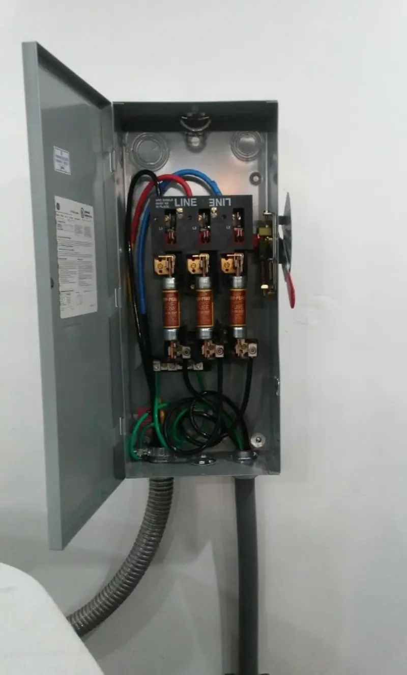 Three-phase disconnect switch installed for Smoke Detector Installation in Oakland Park